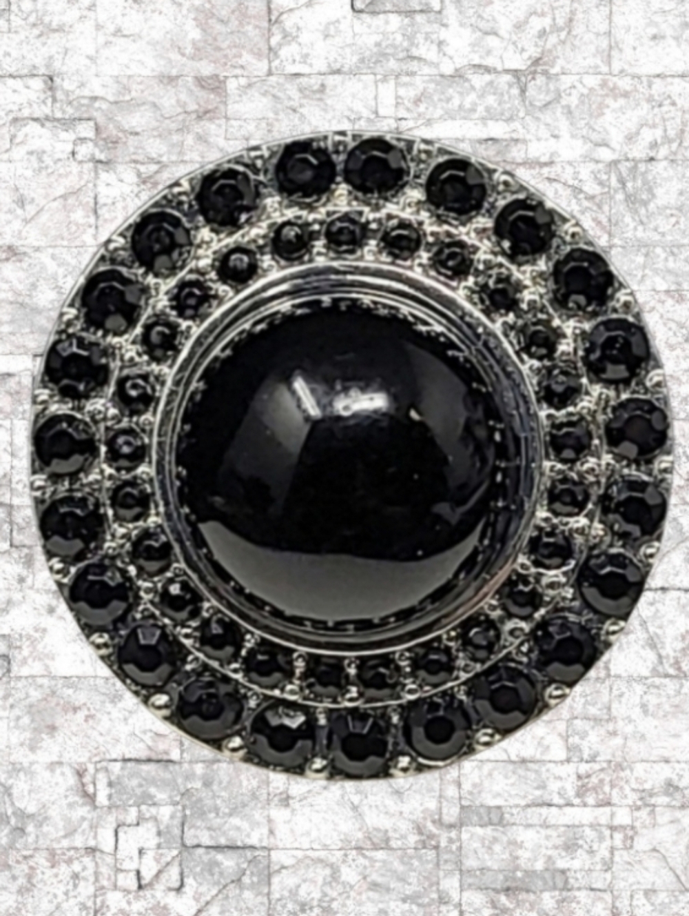 SILVER TONE RING WITH BLACK RHINESTONES STRETCH BAND (COSTUME JEWELRY)